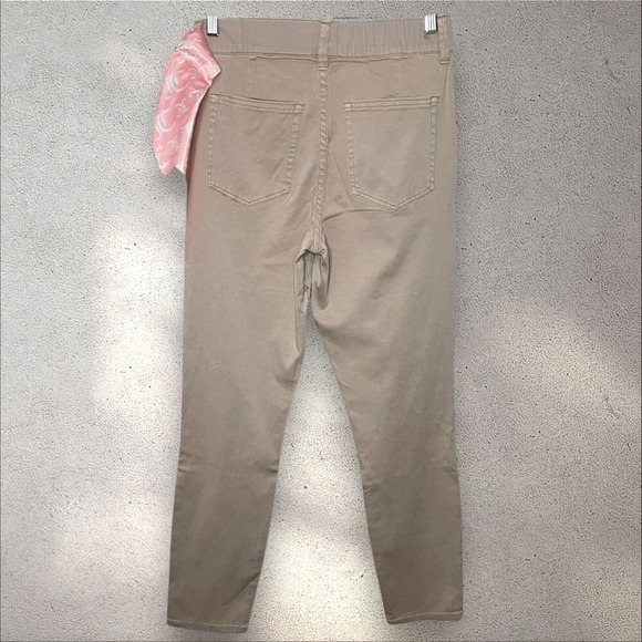 NEW‼️ JUICY COUTURE Elastic Waist Slim Fit Khakis FREE Scarf Included, Size 28 - Picture 3 of 7